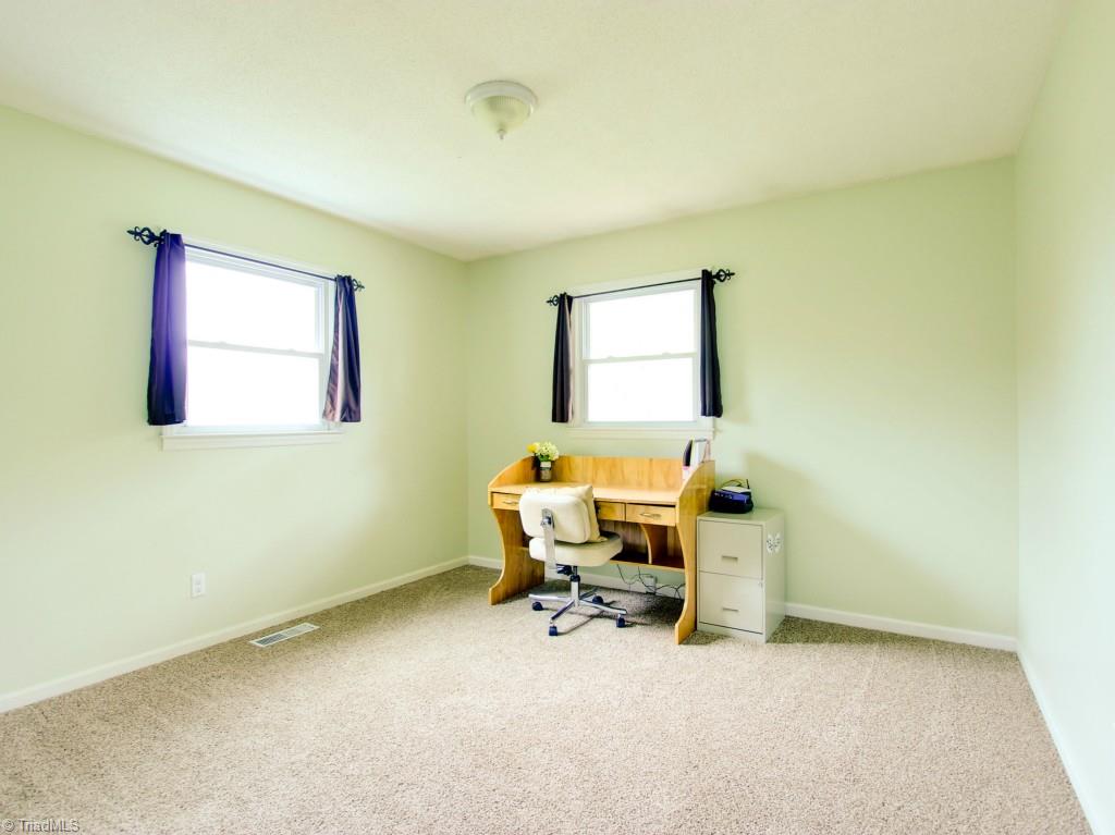 7026 Weant Road Archdale, NC 27263 - Photo 10 of 16 Gallery Image 10