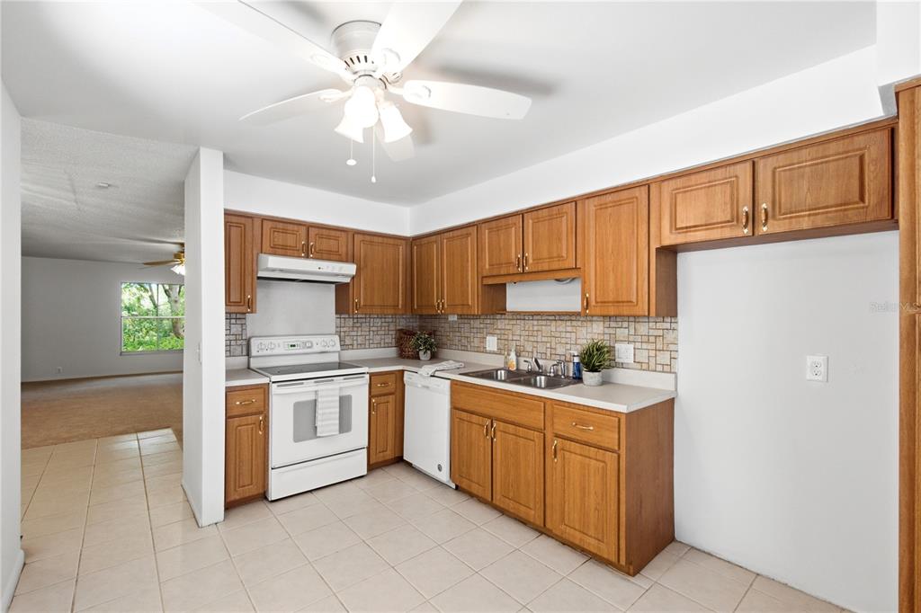 520 Windmeadows Street, Unit 520 Altamonte Springs, FL 32701 - Photo 11 of 46 Gallery Image 11