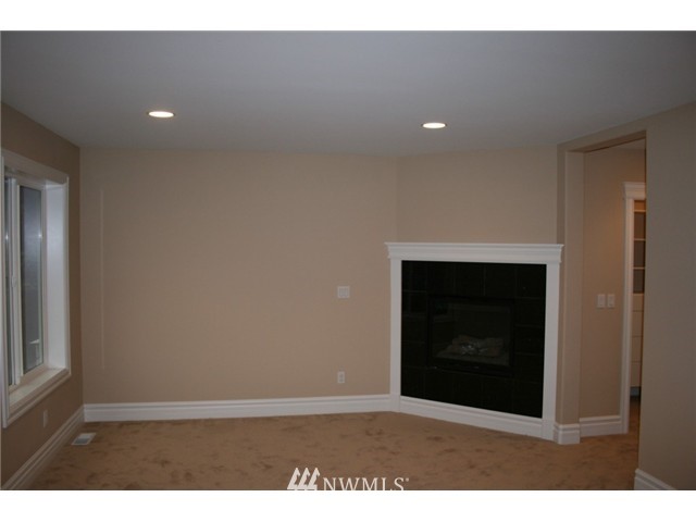 720 South 23rd Street Renton, WA 98055 - Photo 3 of 11 Gallery Image 3