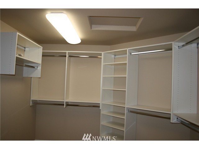 720 South 23rd Street Renton, WA 98055 - Photo 4 of 11 Gallery Image 4