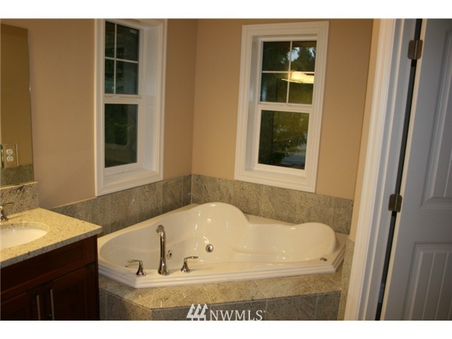 720 South 23rd Street Renton, WA 98055 - Photo 5 of 11 Gallery Image 5