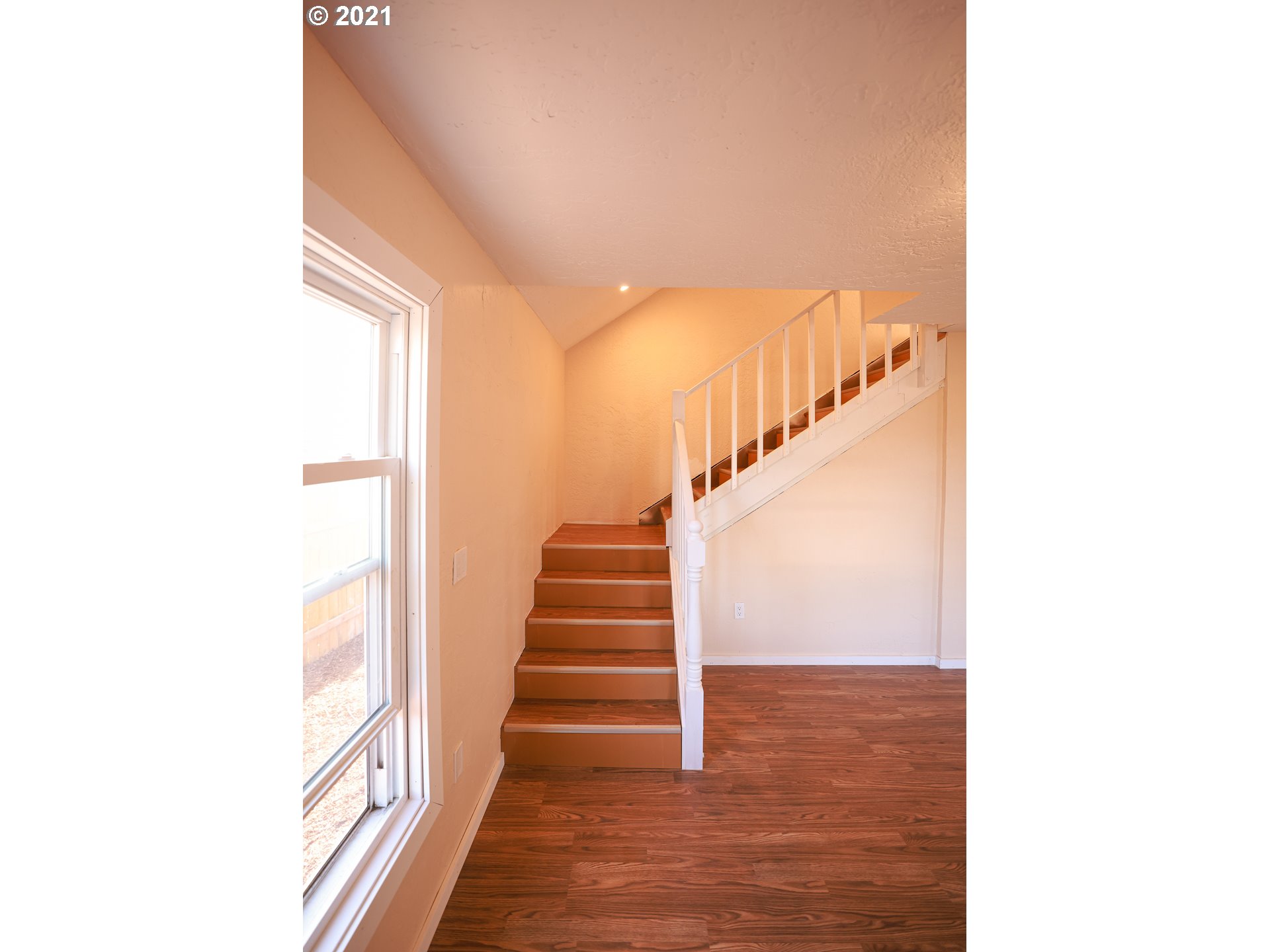 780 28th Street Springfield, OR 97477 - Photo 11 of 26