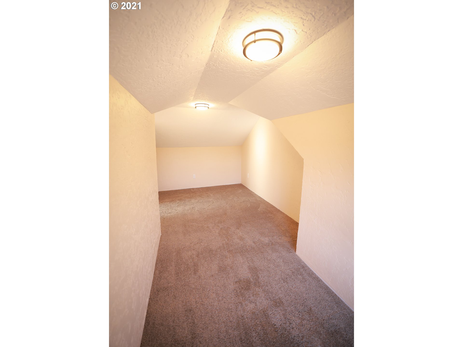 780 28th Street Springfield, OR 97477 - Photo 13 of 26