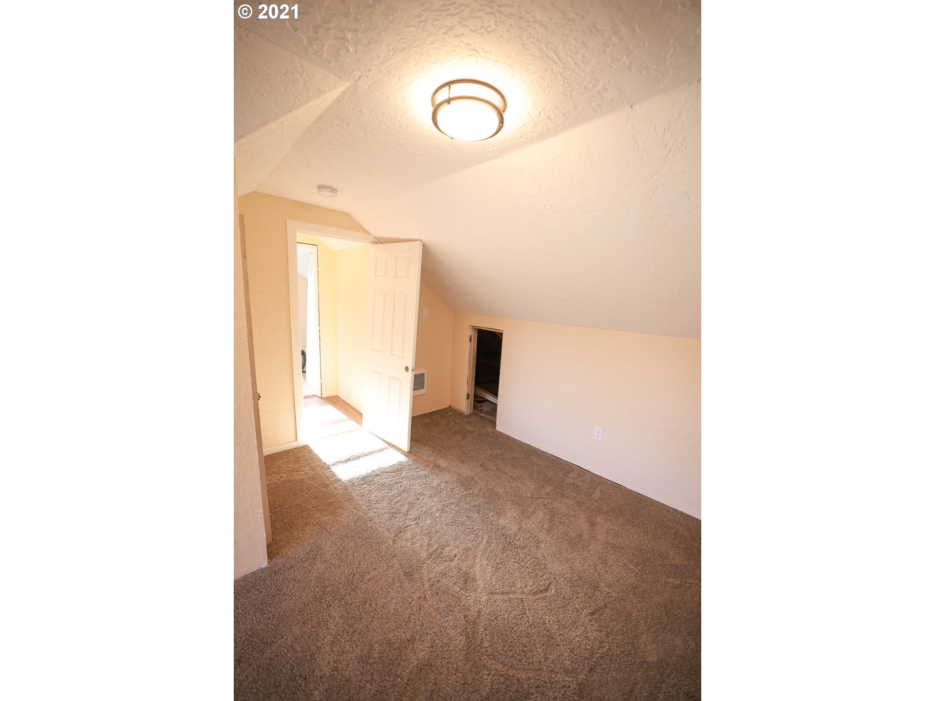 780 28th Street Springfield, OR 97477 - Photo 14 of 26