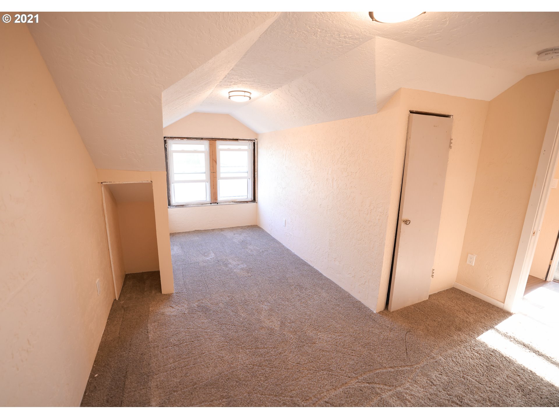 780 28th Street Springfield, OR 97477 - Photo 15 of 26