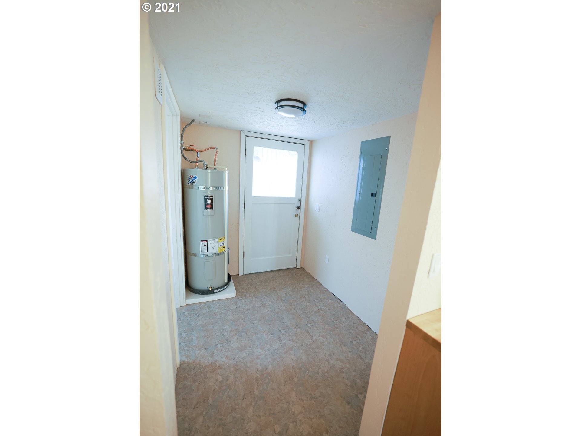 780 28th Street Springfield, OR 97477 - Photo 17 of 26