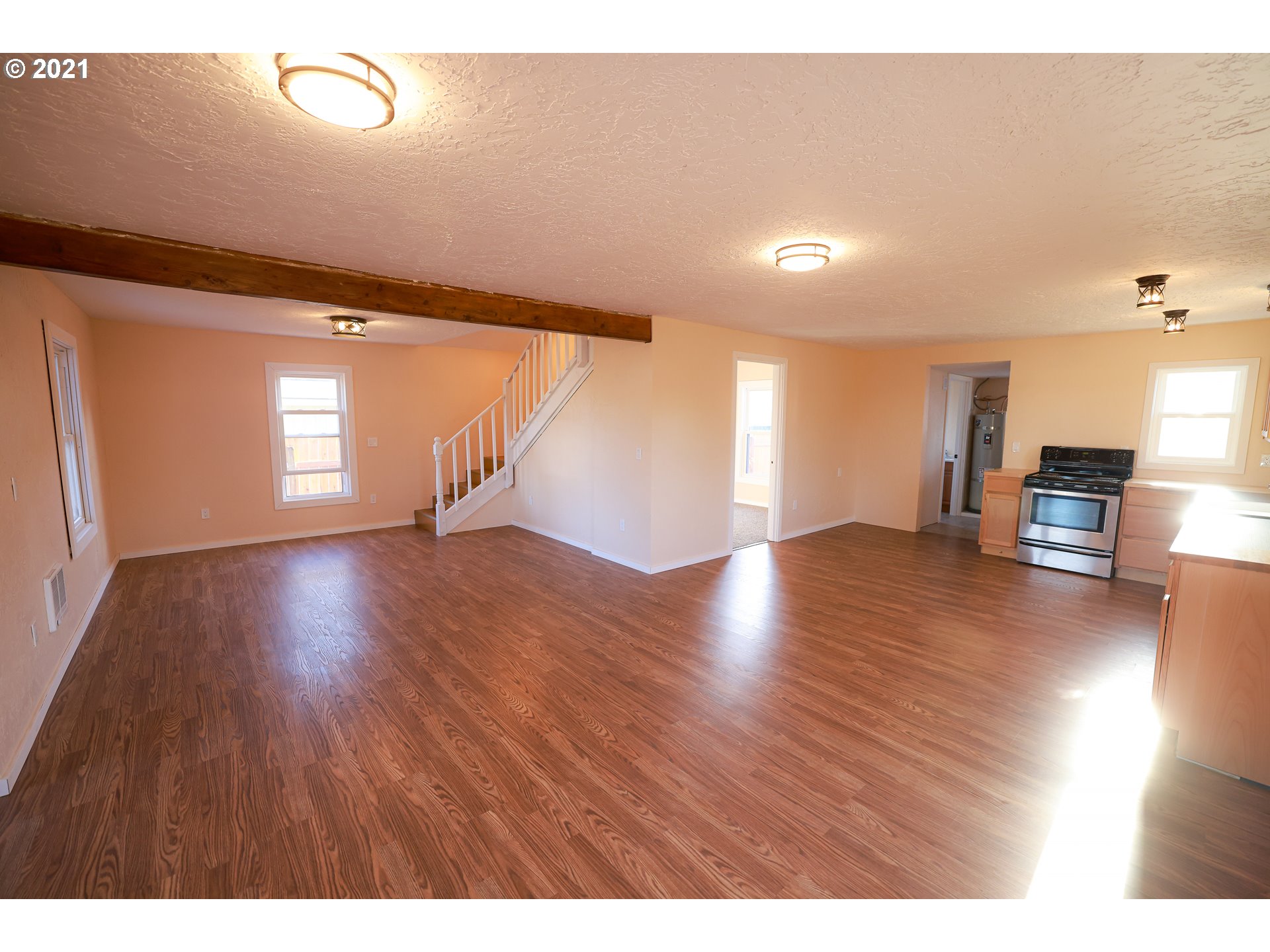 780 28th Street Springfield, OR 97477 - Photo 4 of 26