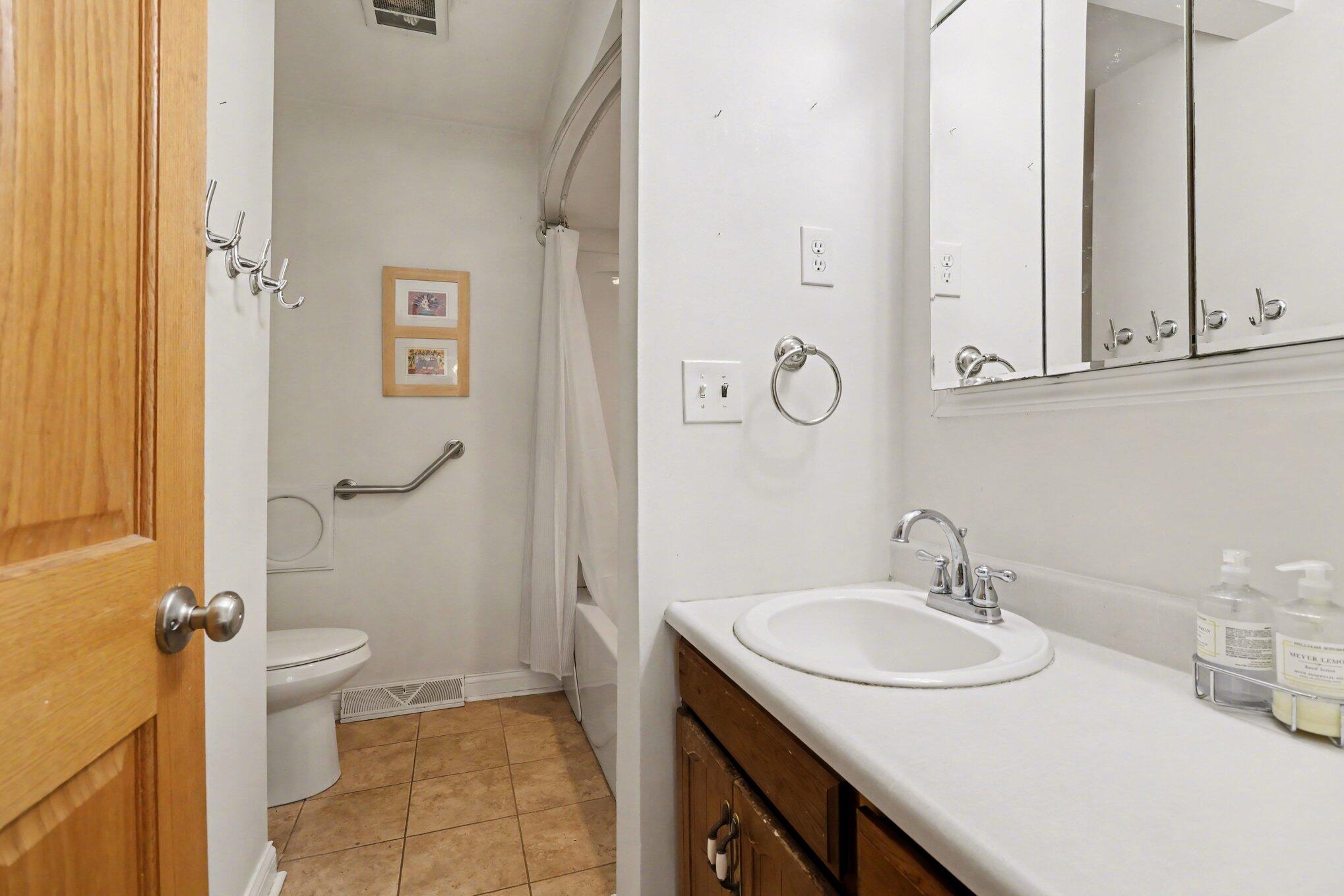 326 West Chart Street Plainwell, MI 49080 - Photo 18 of 27 022_file_3533