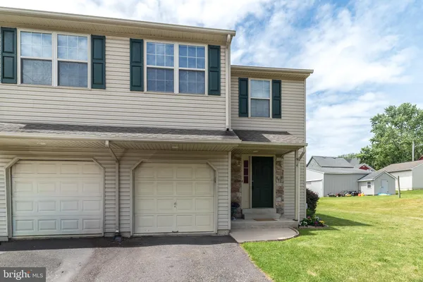 $425,000 | 910 Vine Street, Perkasie, PA 18944
