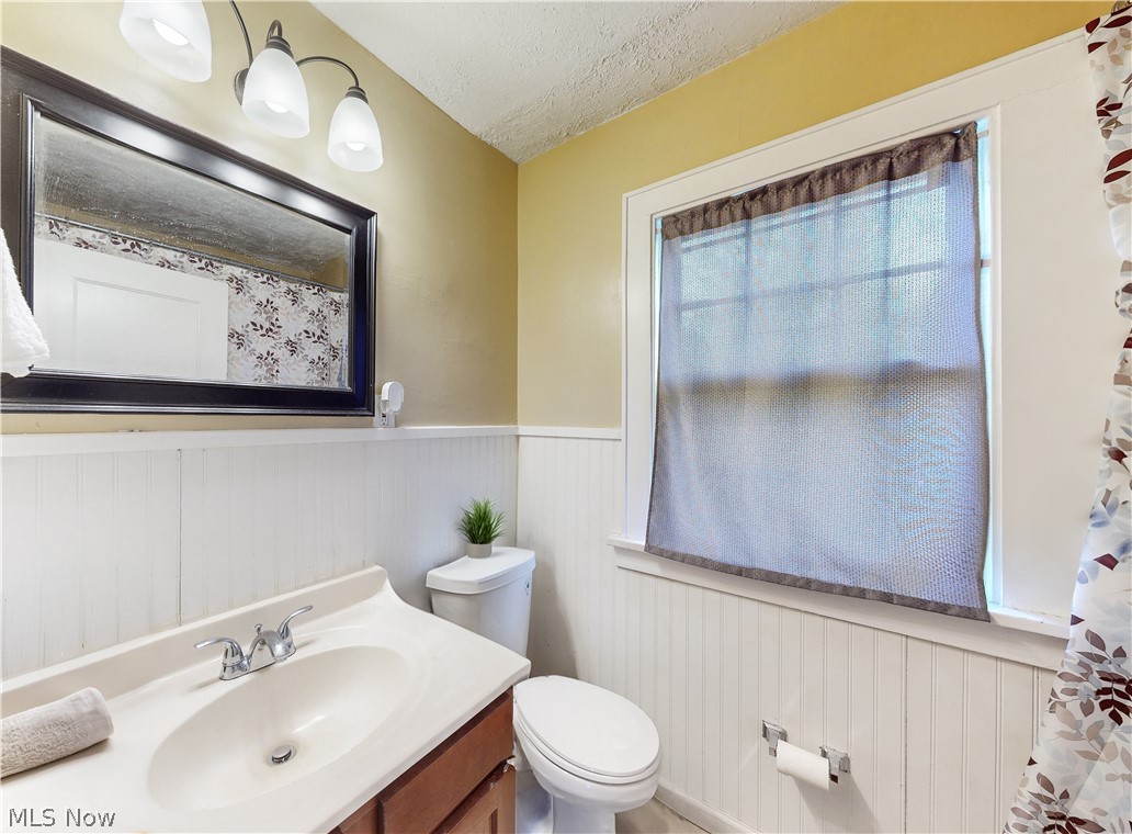 17615 Winslow Road Cleveland, OH 44120 - Photo 13 of 24