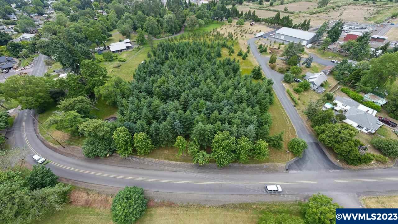 33026 Tennessee Road Southeast Lebanon, OR 97355 - Photo 5 of 23 Gallery Image 5
