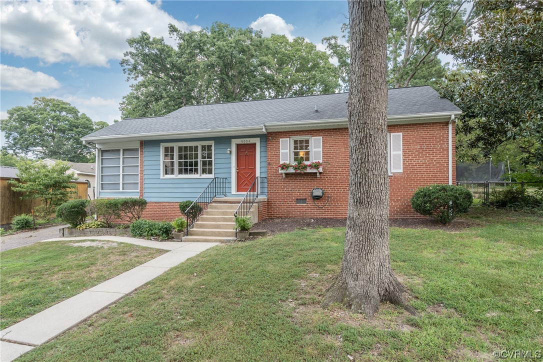 9004 Penguin Road Henrico, VA 23229 - Photo 2 of 42 Check out the window box!
