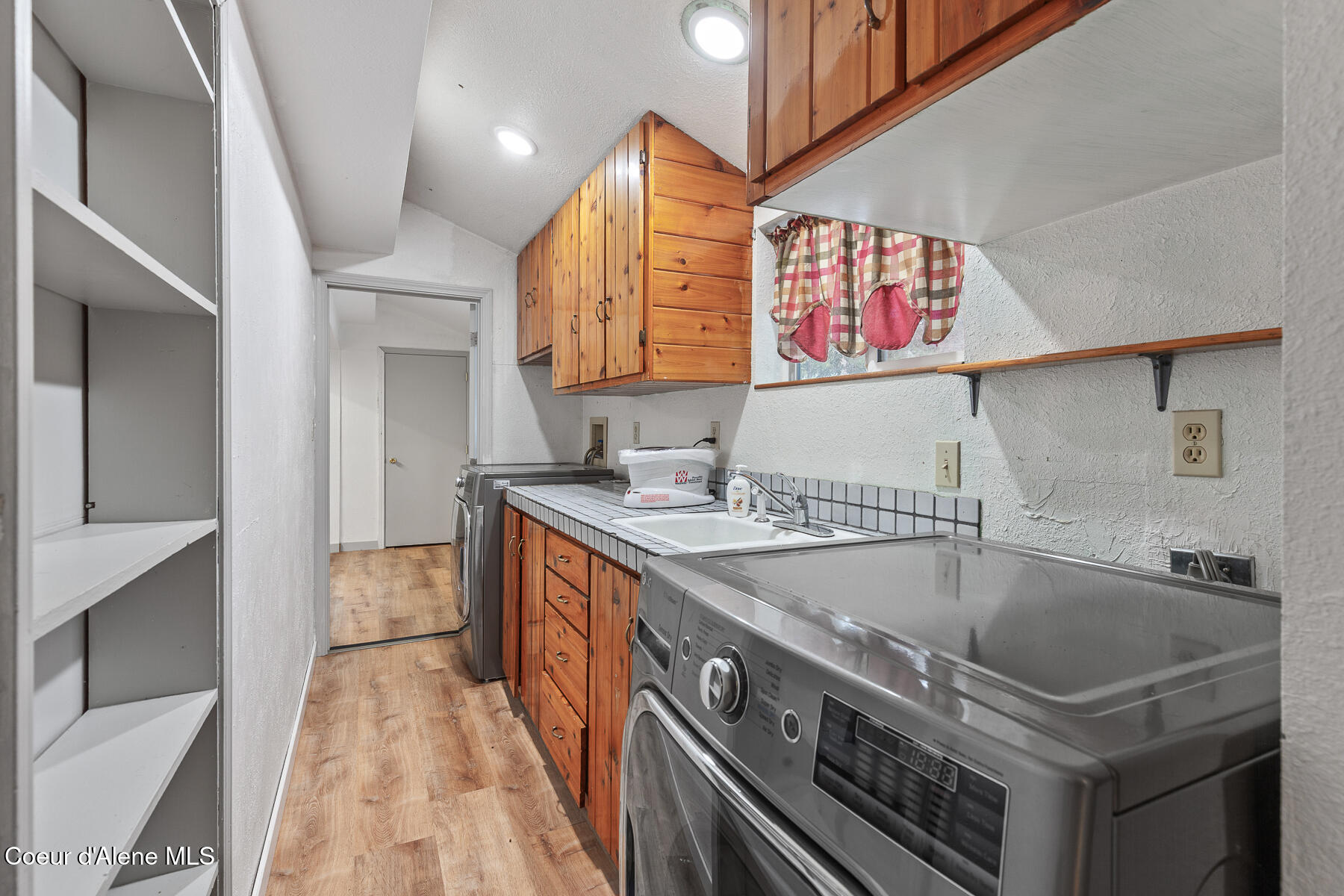 2874 East Hudlow Road Hayden, ID 83835 - Photo 22 of 52 Laundry