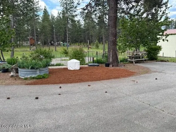 $714,900 | 2874 East Hudlow Road, Hayden, ID 83835