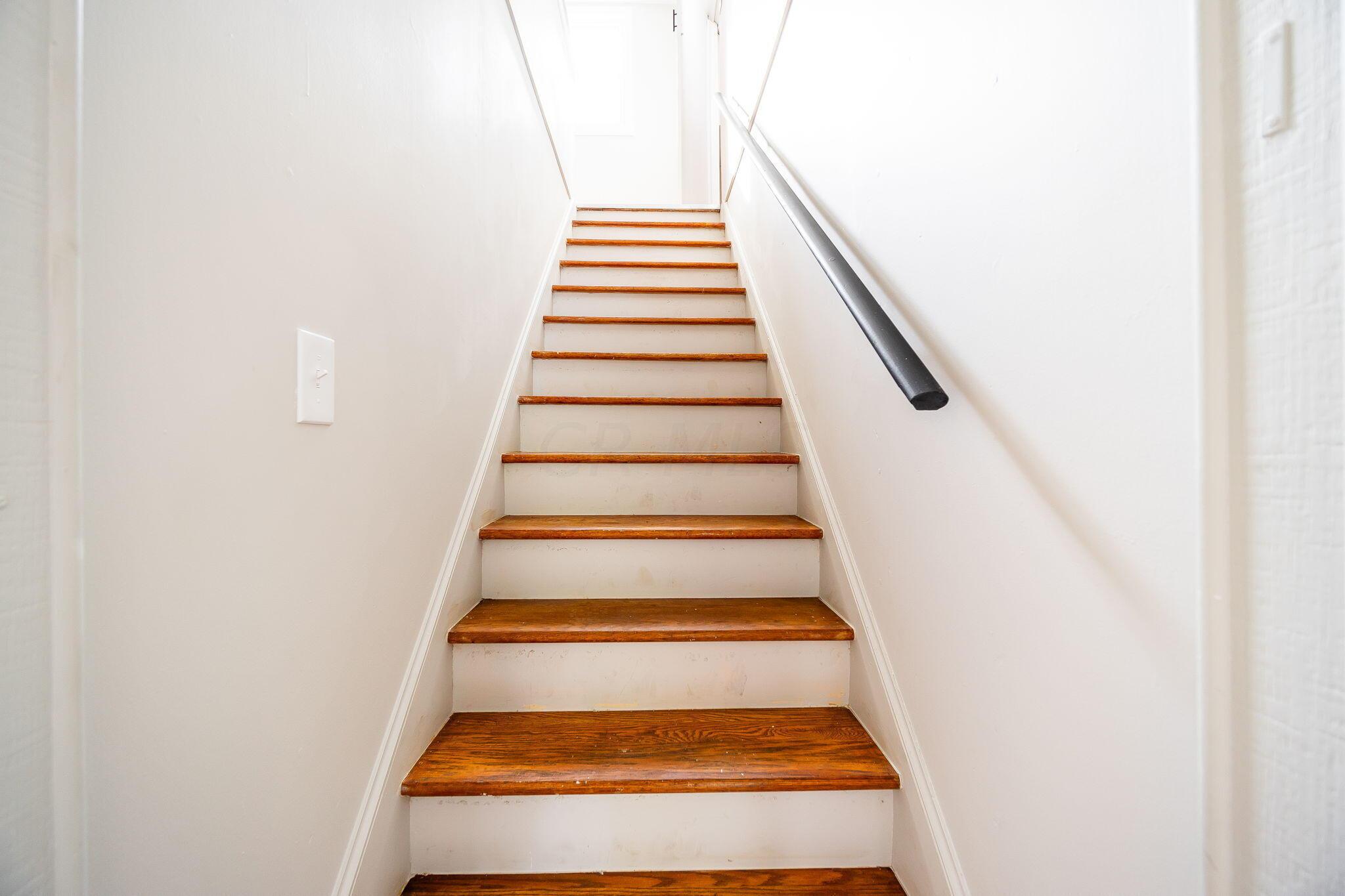 500 Northridge Road Columbus, OH 43214 - Photo 18 of 40 Upstairs