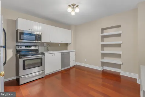 $1,150,000 | 129 Bainbridge Street, Philadelphia, PA 19147