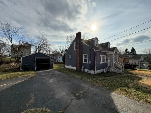 $91,999 | 522 East Division Street, New Castle, PA 16101