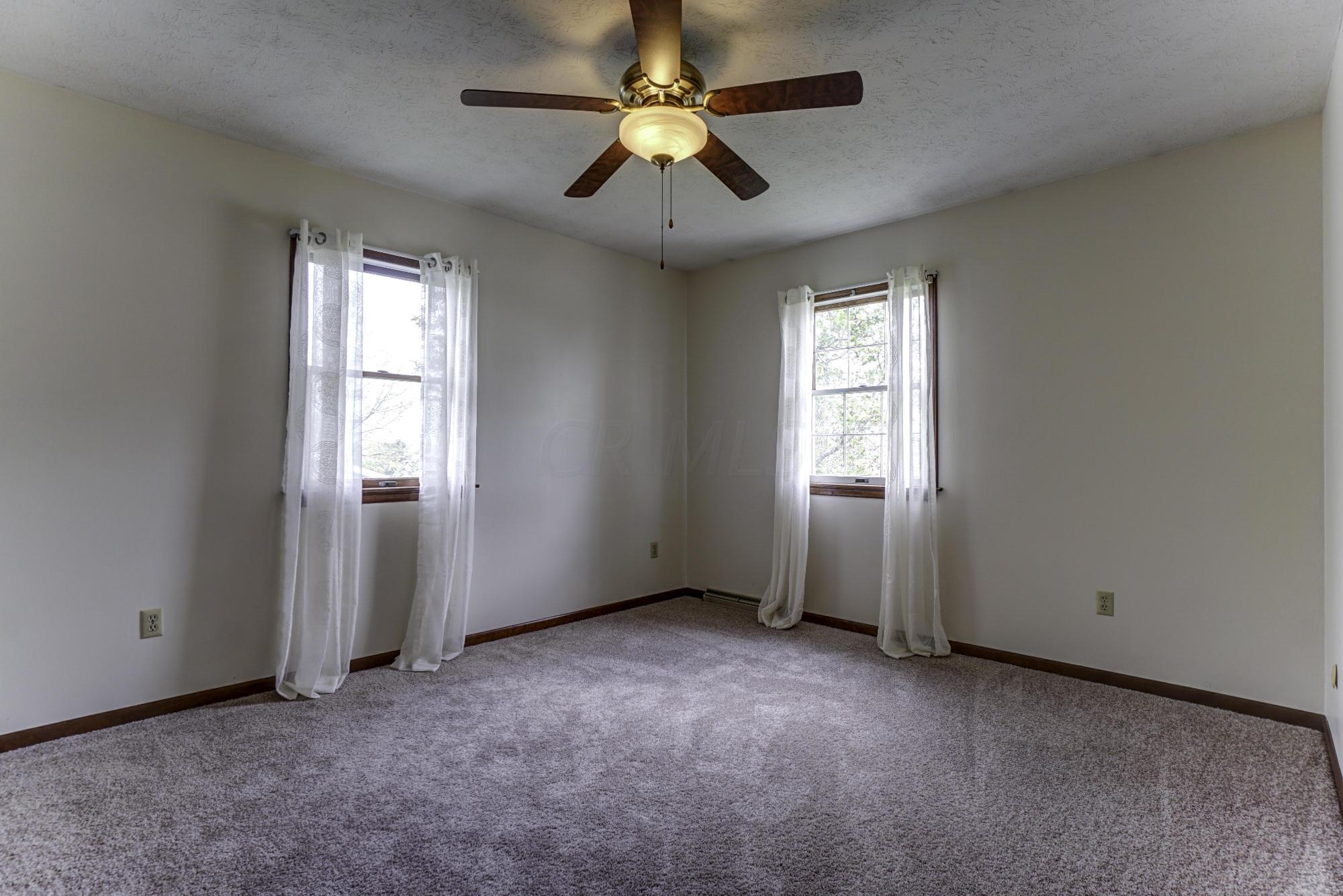 1592 Wheeling Road Lancaster, OH 43130 - Photo 18 of 32 Gallery Image 18