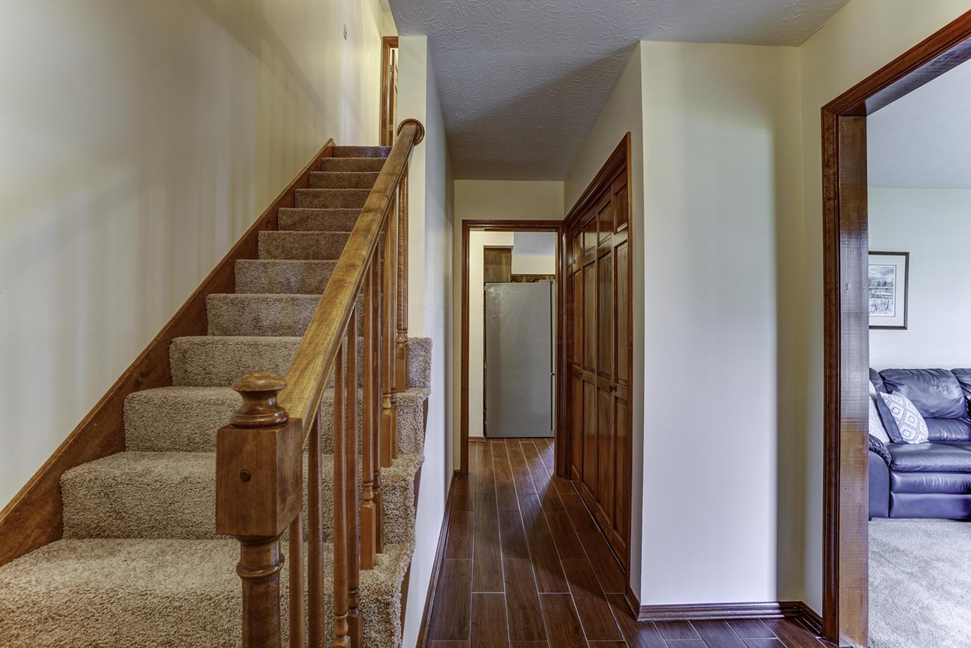 1592 Wheeling Road Lancaster, OH 43130 - Photo 2 of 32 Gallery Image 2