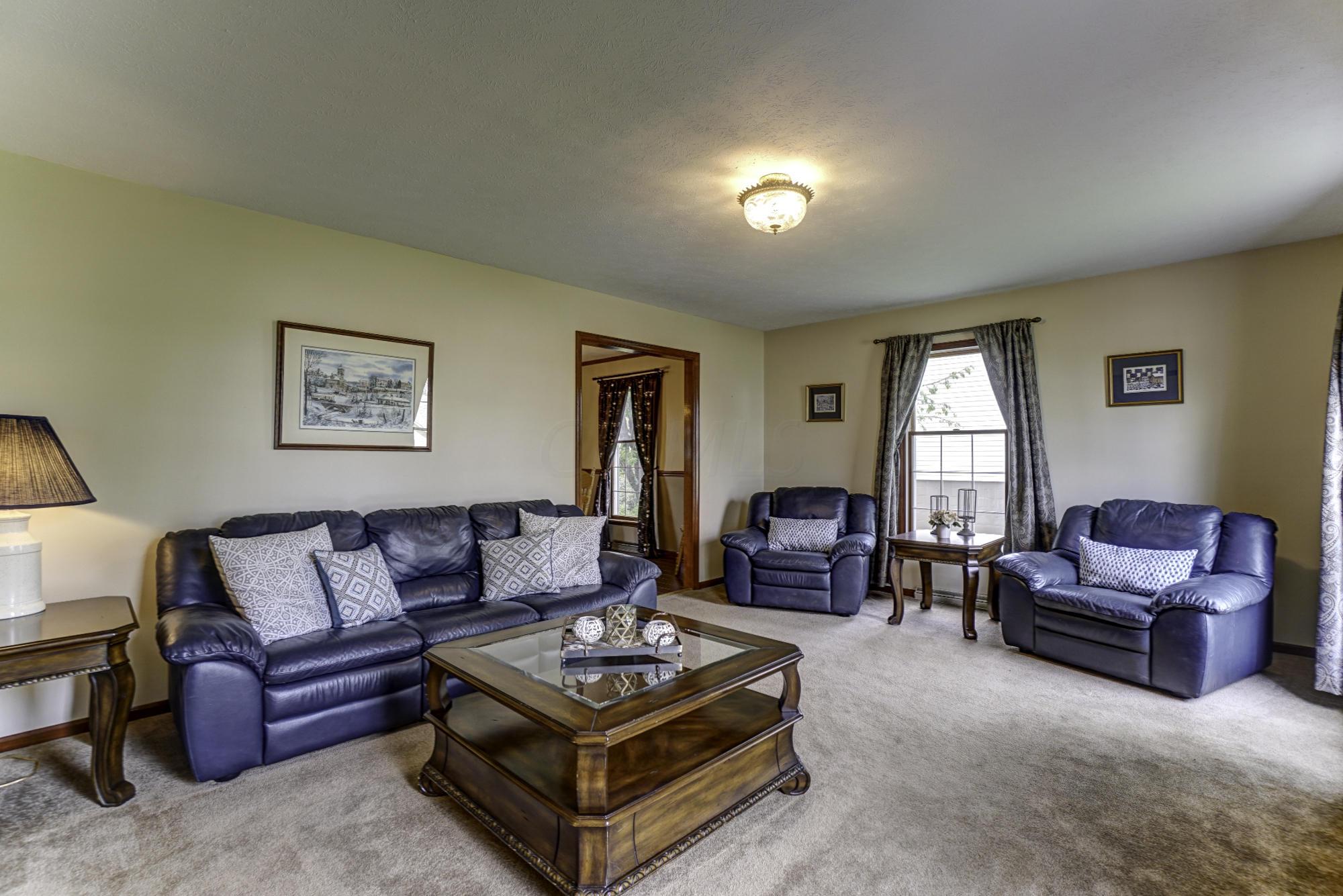 1592 Wheeling Road Lancaster, OH 43130 - Photo 4 of 32 Gallery Image 4