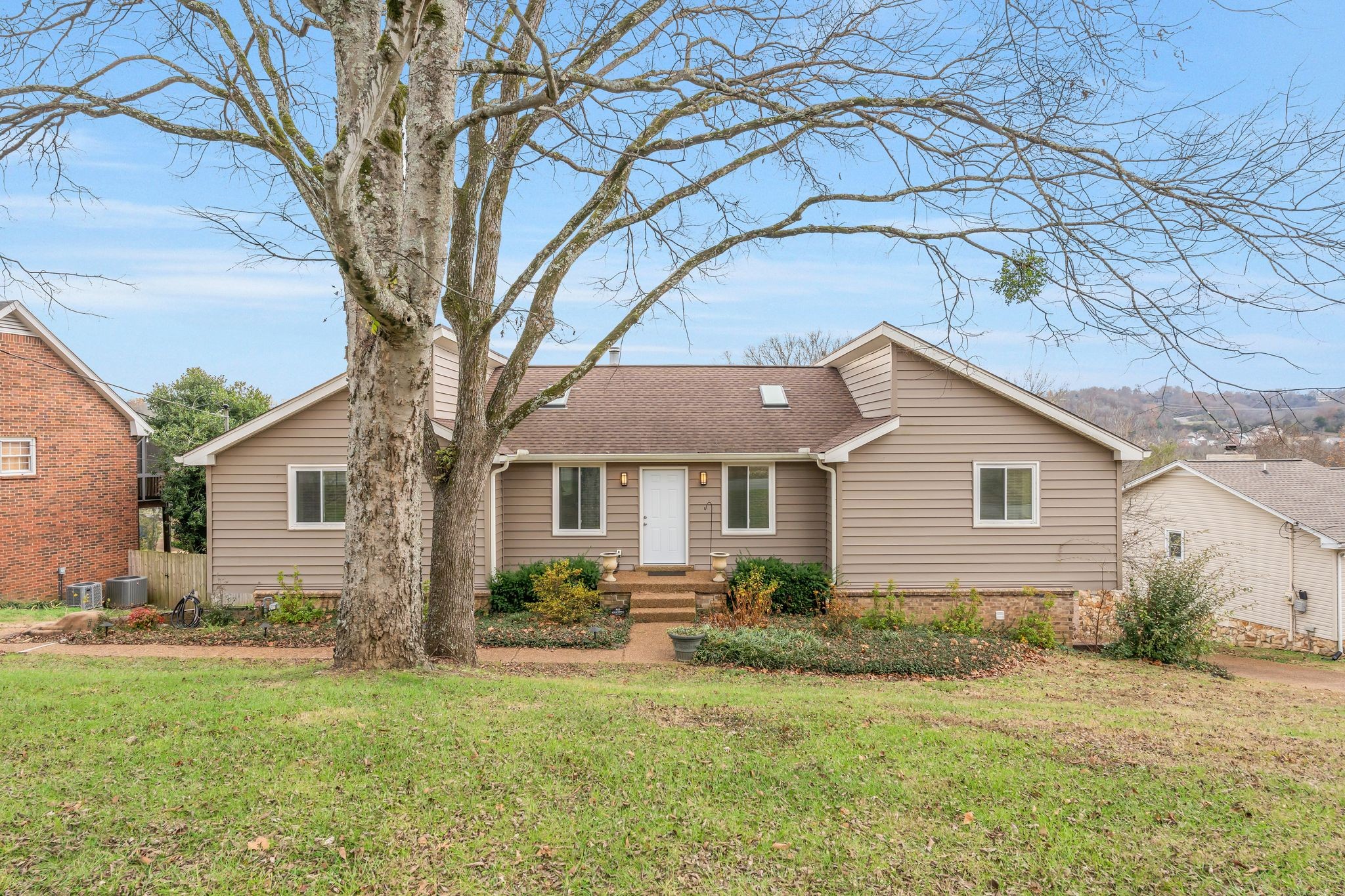 607 River Ridge Court Nashville, TN 37221 - Photo 1 of 30 Gallery Image 1