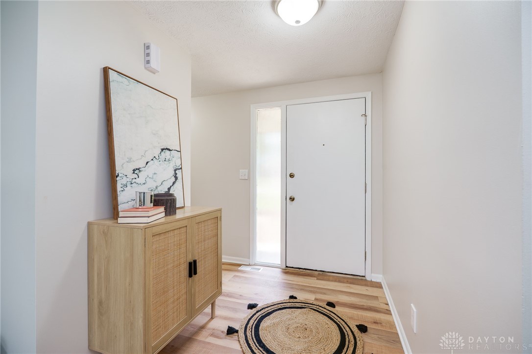 2595 Orchard Run Road Dayton, OH 45449 - Photo 6 of 44 Gallery Image 6