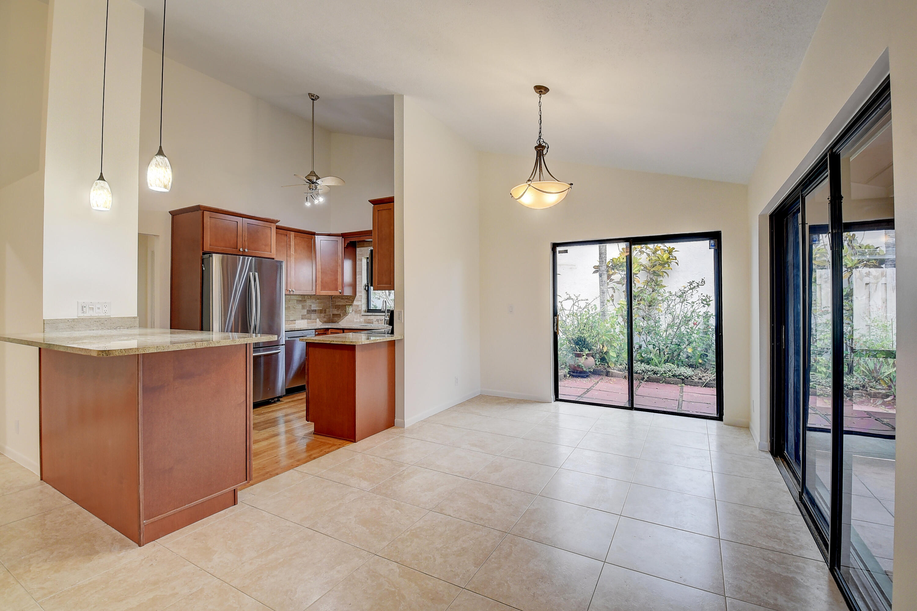 9 Baytree Circle Boynton Beach, FL 33436 - Photo 7 of 40 Dining Area