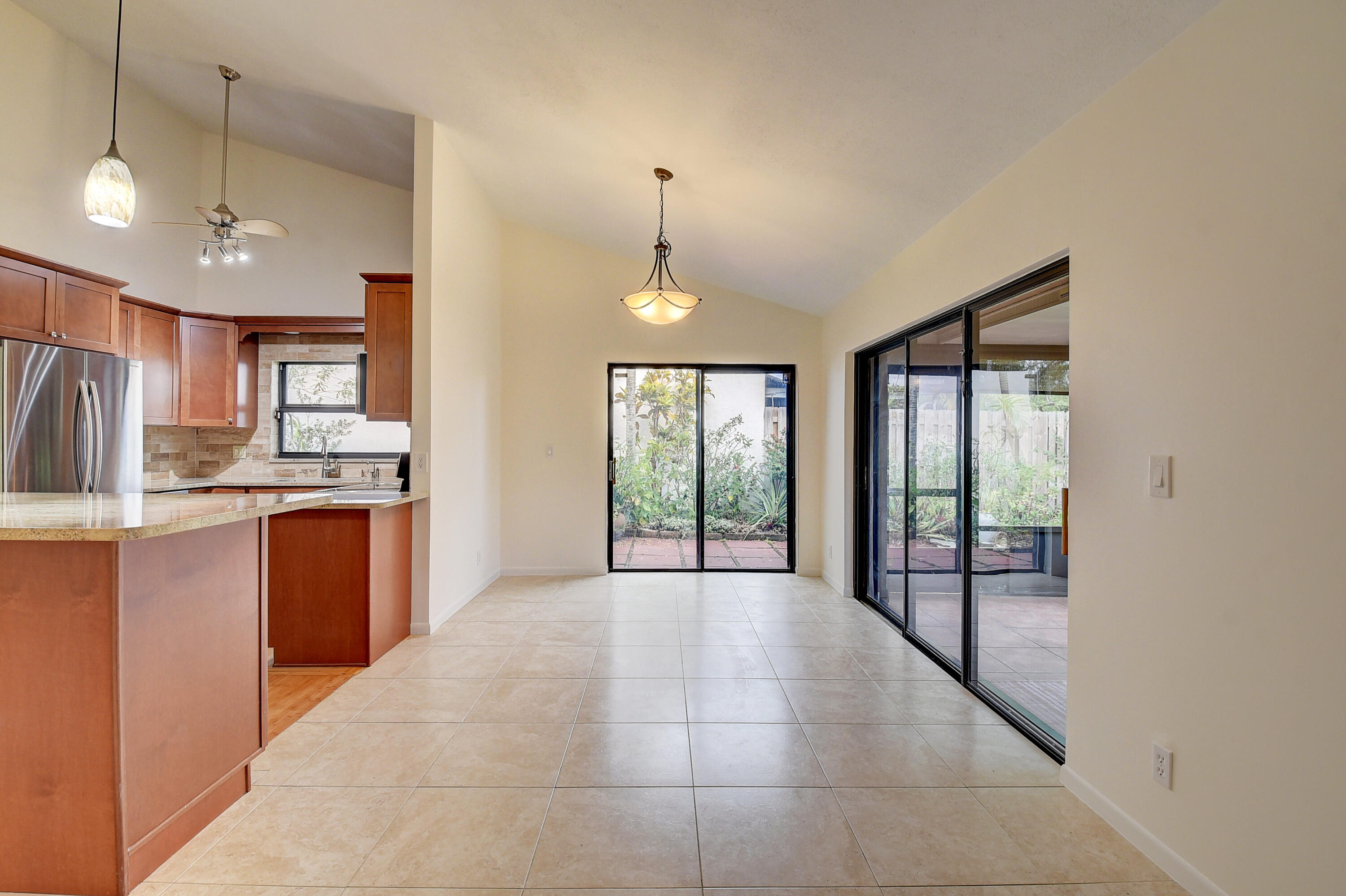 9 Baytree Circle Boynton Beach, FL 33436 - Photo 9 of 40 Dining