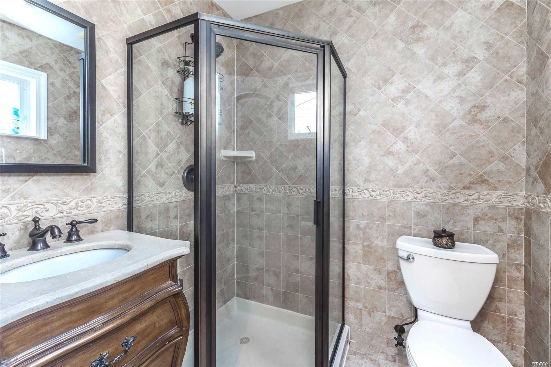 2818 Mandalay Beach Road Wantagh, NY 11793 - Photo 15 of 19 Gallery Image 15