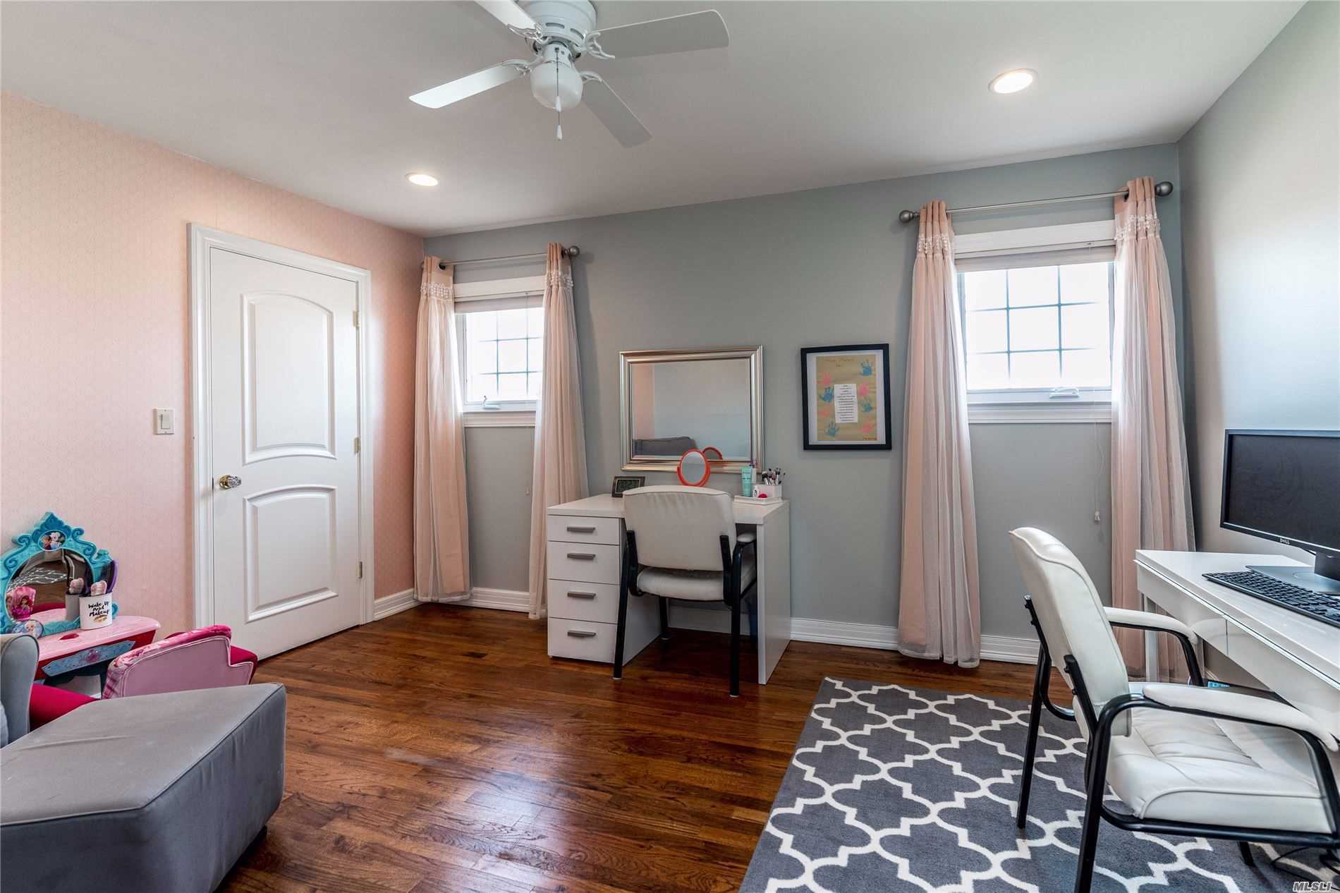 2818 Mandalay Beach Road Wantagh, NY 11793 - Photo 16 of 19 Gallery Image 16