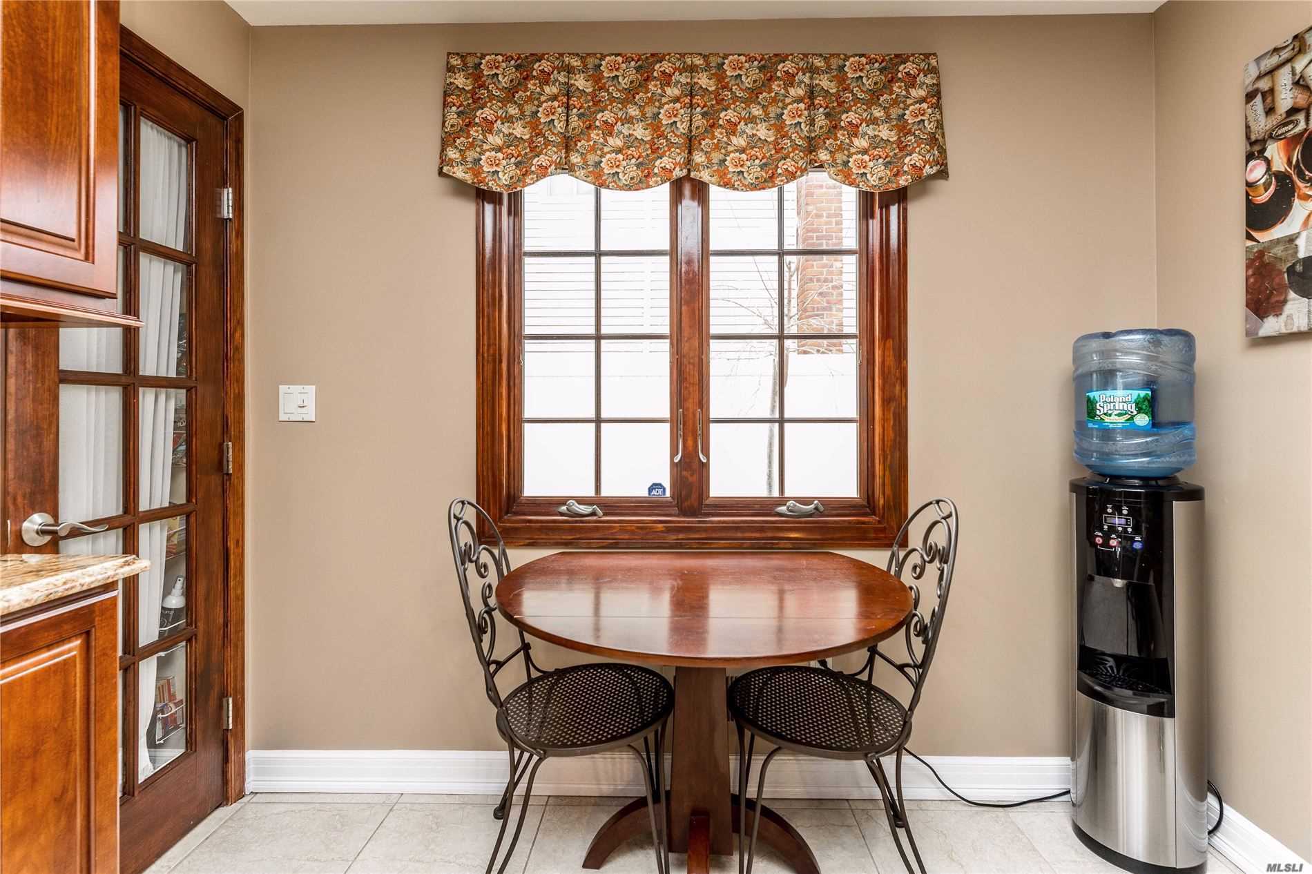 2818 Mandalay Beach Road Wantagh, NY 11793 - Photo 5 of 19 Gallery Image 5