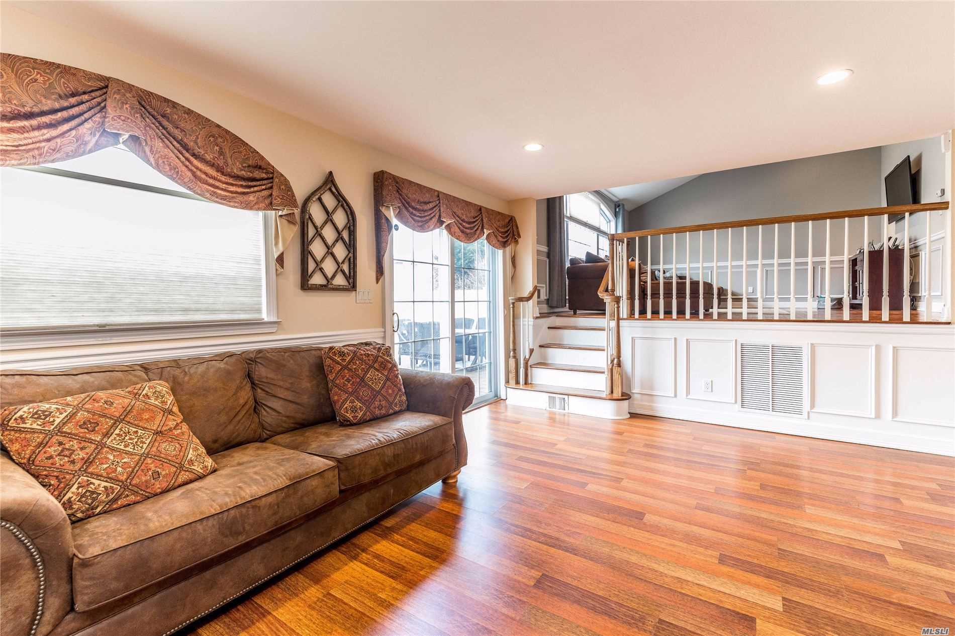 2818 Mandalay Beach Road Wantagh, NY 11793 - Photo 7 of 19 Gallery Image 7