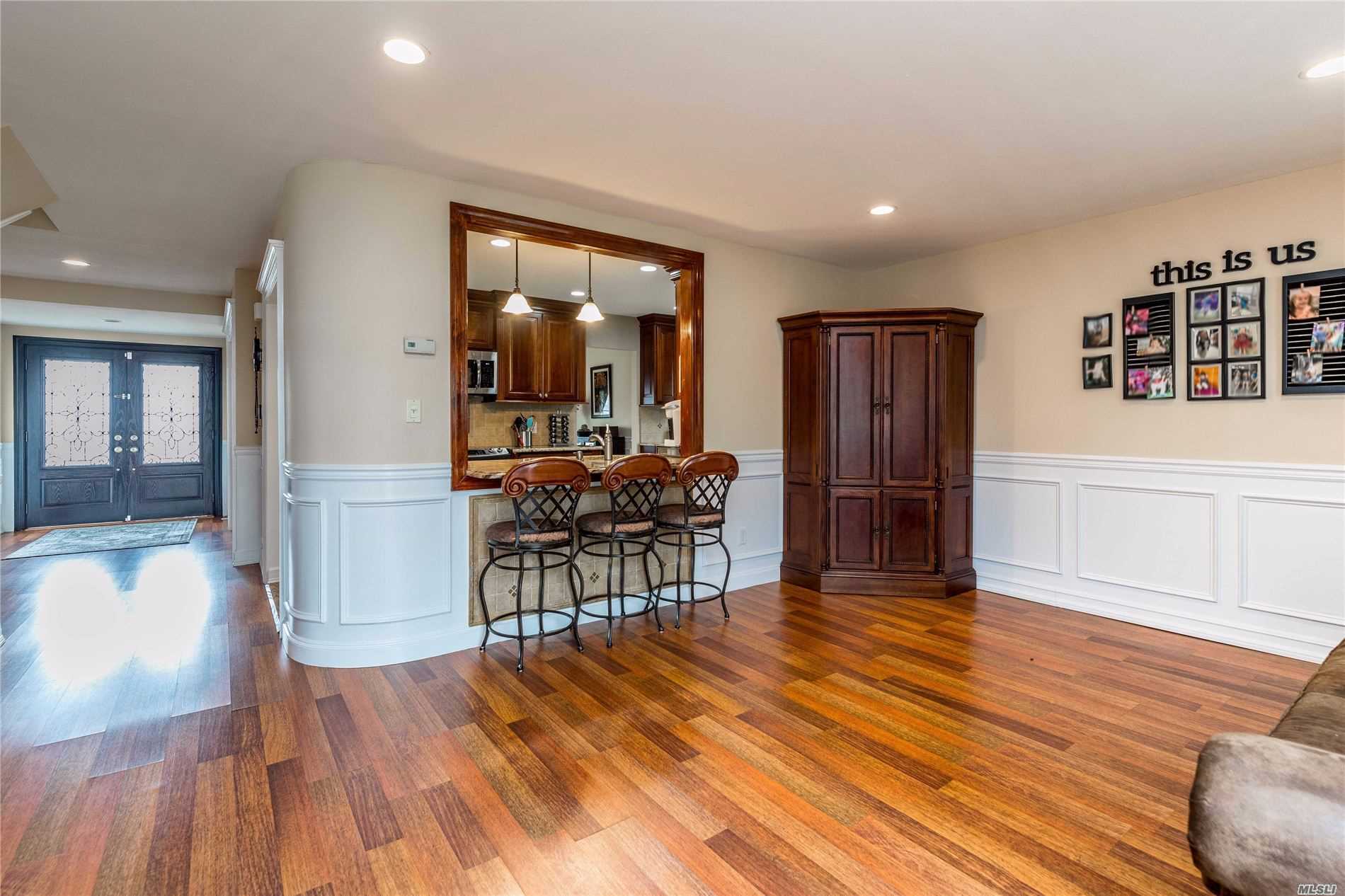 2818 Mandalay Beach Road Wantagh, NY 11793 - Photo 8 of 19 Gallery Image 8