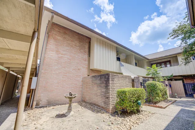 $224,900 | 6338 Crab Orchard Road, Houston, TX 77057