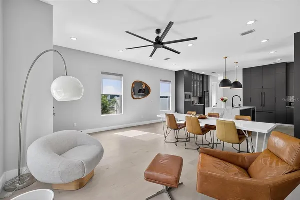 $5,300 | 423 West Amelia Avenue, Unit 2, Tampa, FL 33602