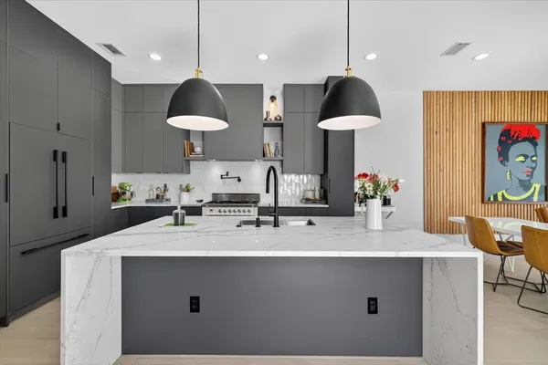 $5,300 | 423 West Amelia Avenue, Unit 2, Tampa, FL 33602