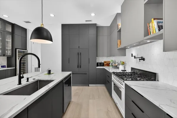 $5,300 | 423 West Amelia Avenue, Unit 2, Tampa, FL 33602