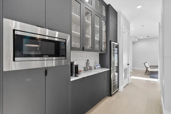 $5,300 | 423 West Amelia Avenue, Unit 2, Tampa, FL 33602