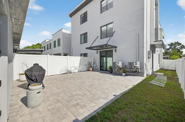 $5,300 | 423 West Amelia Avenue, Unit 2, Tampa, FL 33602