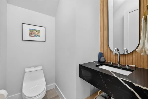 $5,300 | 423 West Amelia Avenue, Unit 2, Tampa, FL 33602