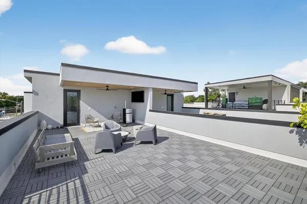 $5,300 | 423 West Amelia Avenue, Unit 2, Tampa, FL 33602