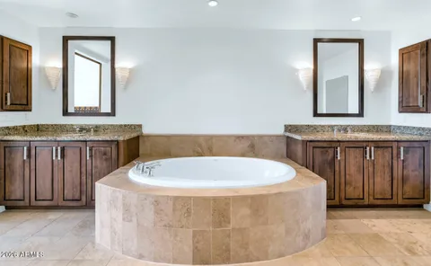 $1,900,000 | 7181 East Camelback Road, Unit 707, Scottsdale, AZ 85251