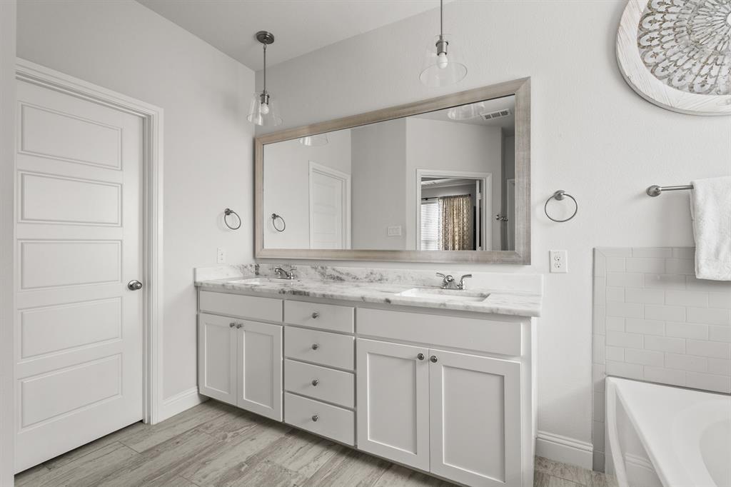 421 Monarch Way Justin, TX 76247 - Photo 19 of 33