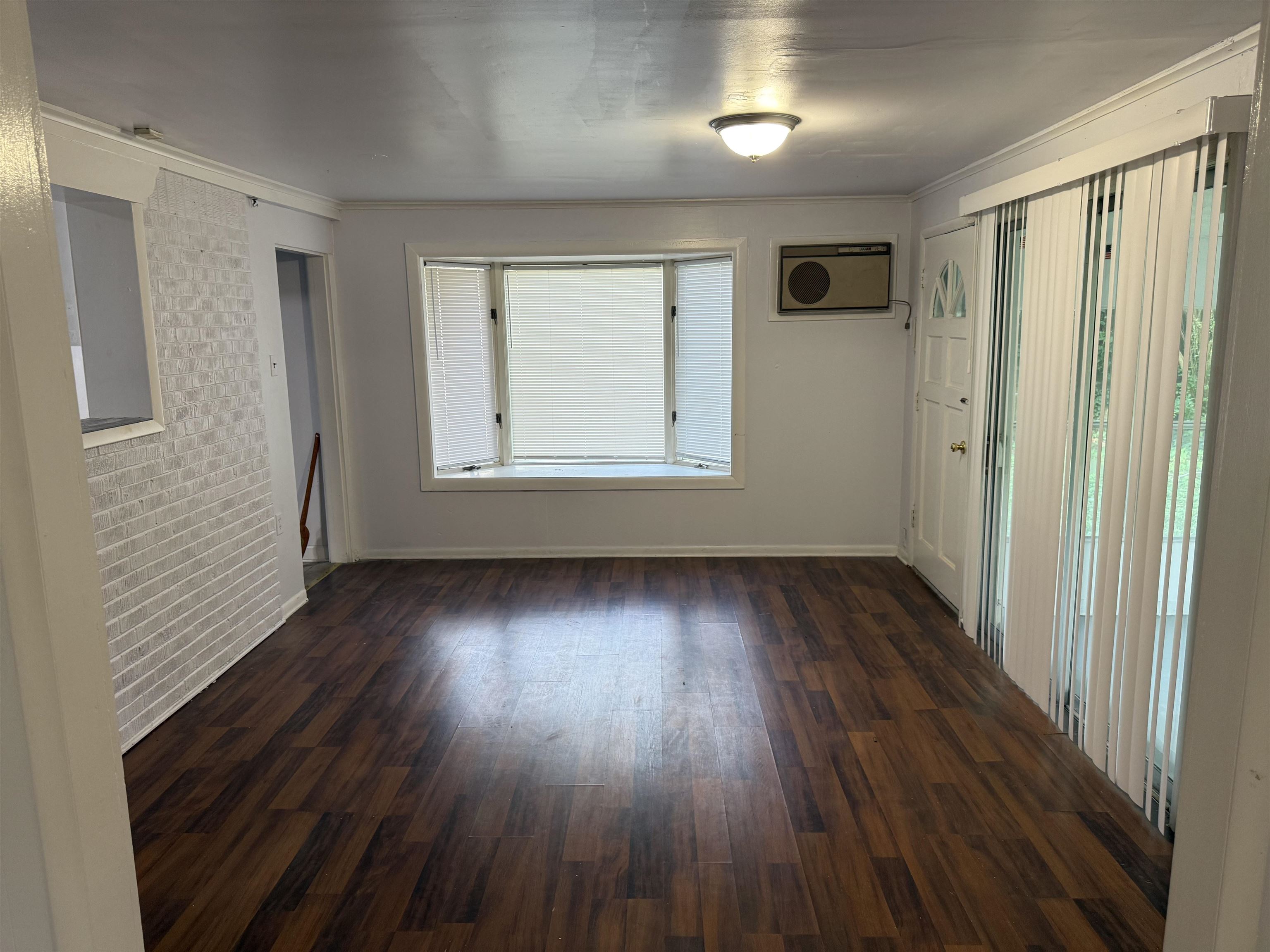 4089 Tessland Road Memphis, TN 38128 - Photo 30 of 34 Spare room with dark wood-style flooring and ornamental molding