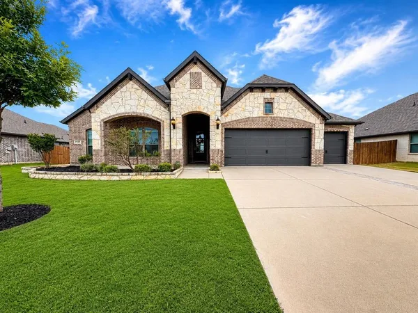 $498,500 | 630 Roscoe Drive, Midlothian, TX 76065
