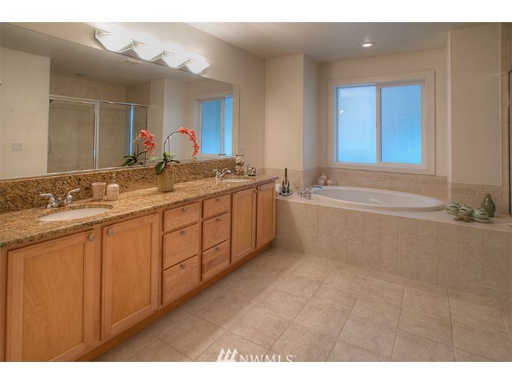 7421 Meadowdale Beach Road Edmonds, WA 98026 - Photo 11 of 15 Gallery Image 11