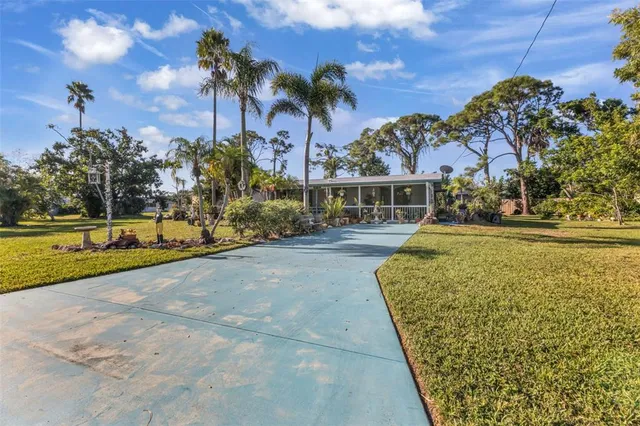 $375,000 | 2091 Oyster Creek Drive, Englewood, FL 34224