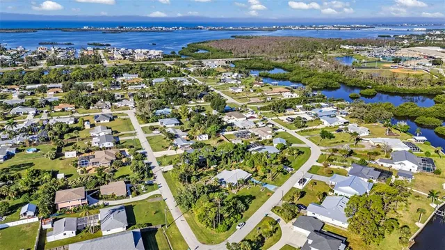 $375,000 | 2091 Oyster Creek Drive, Englewood, FL 34224