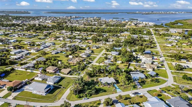 $375,000 | 2091 Oyster Creek Drive, Englewood, FL 34224