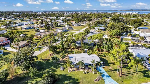 $375,000 | 2091 Oyster Creek Drive, Englewood, FL 34224